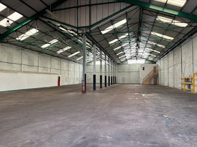 Unit A2 Vale Industrial Estate, Watford, Industrial / Light Industrial / Warehouse To Let - IMG_5471.jpeg