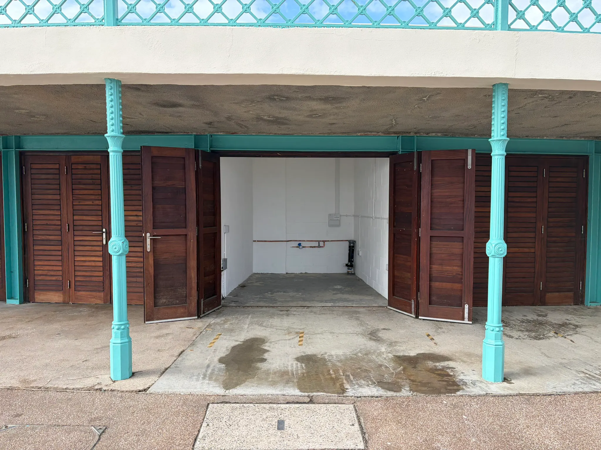Kiosks at, The Colonnade, Bexhill on Sea, Leisure / Retail To Let - IMG_0985.JPEG