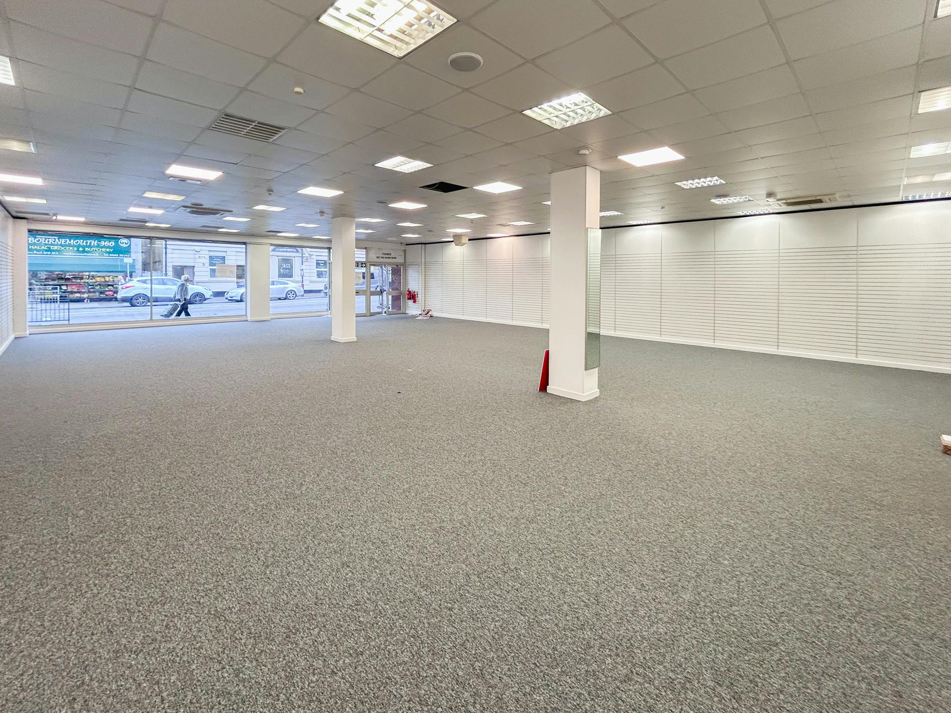 Retail/Shop in Bournemouth - photo 2