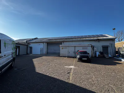 Commercial Premises incorporating two storey office and workshop., Glenburn House, Hamilton, Industrial / Office For Sale - IMG_5453.jpg