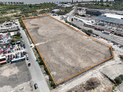 Plot 7 Beckton Gas Works, Armada Way, London, Open Storage To Let - DJI_20260711134933_0005_V Outlined.png