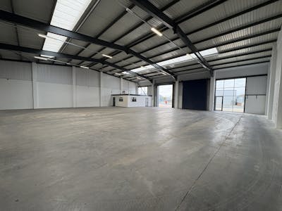 Units 18-20, Severnside Trading Estate, Textilose Road, Manchester, Industrial To Let - IMG_0867.JPG