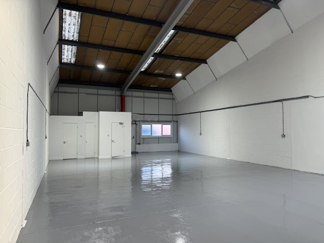 Unit 17, Surbiton, Warehouse & Industrial To Let - IMG_1672.jpg