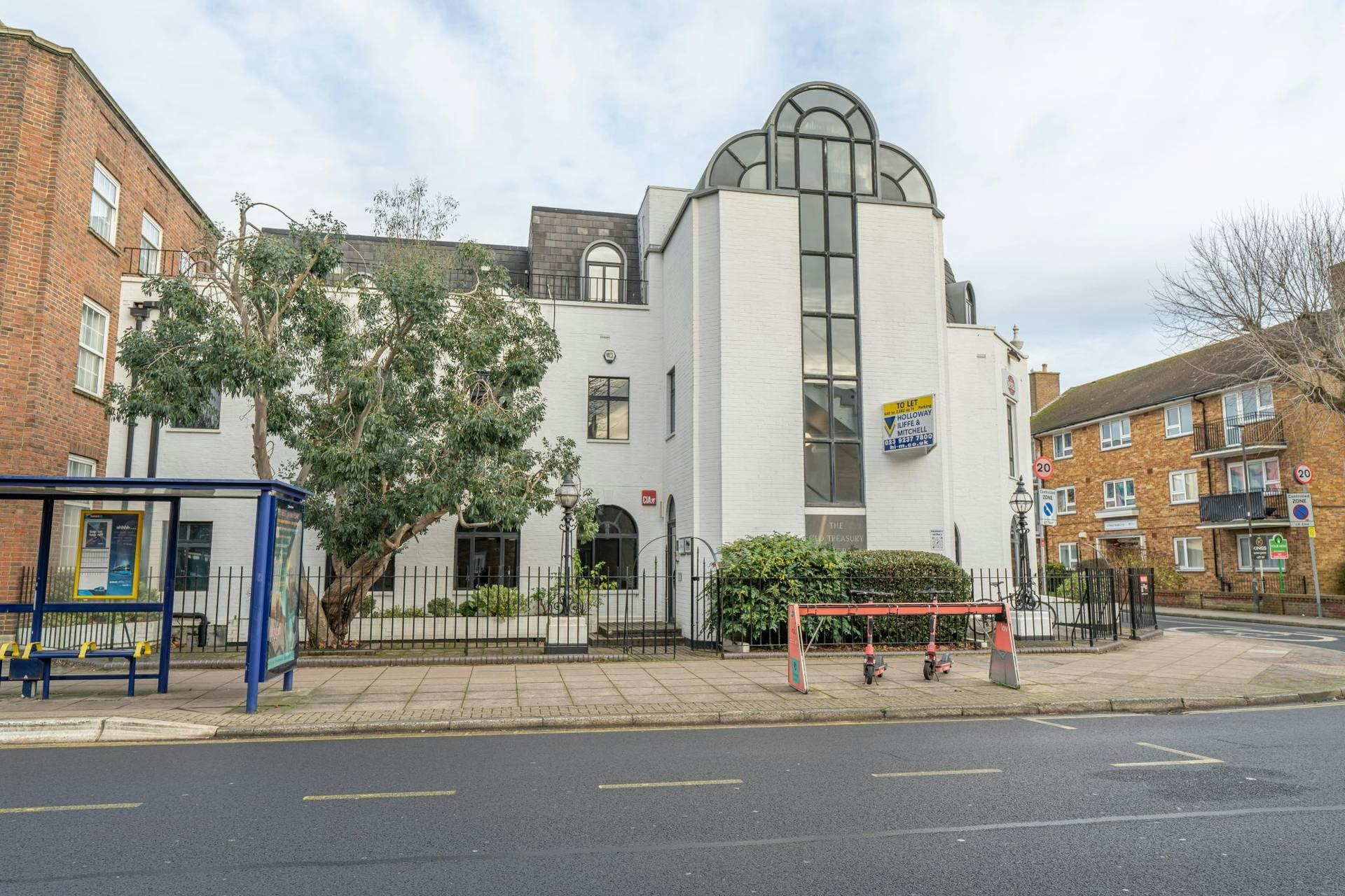 Office in Southsea - photo 3