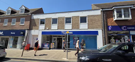 31-33 Broad Street, Seaford, A3 (Restaurants and Cafes) / Office / Retail / Retail - In Town To Let - 20260715_113809.jpg