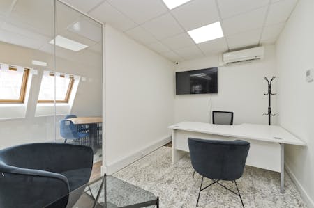 32 Galena Road, London, Office To Let - 32 galena rd1559.jpg