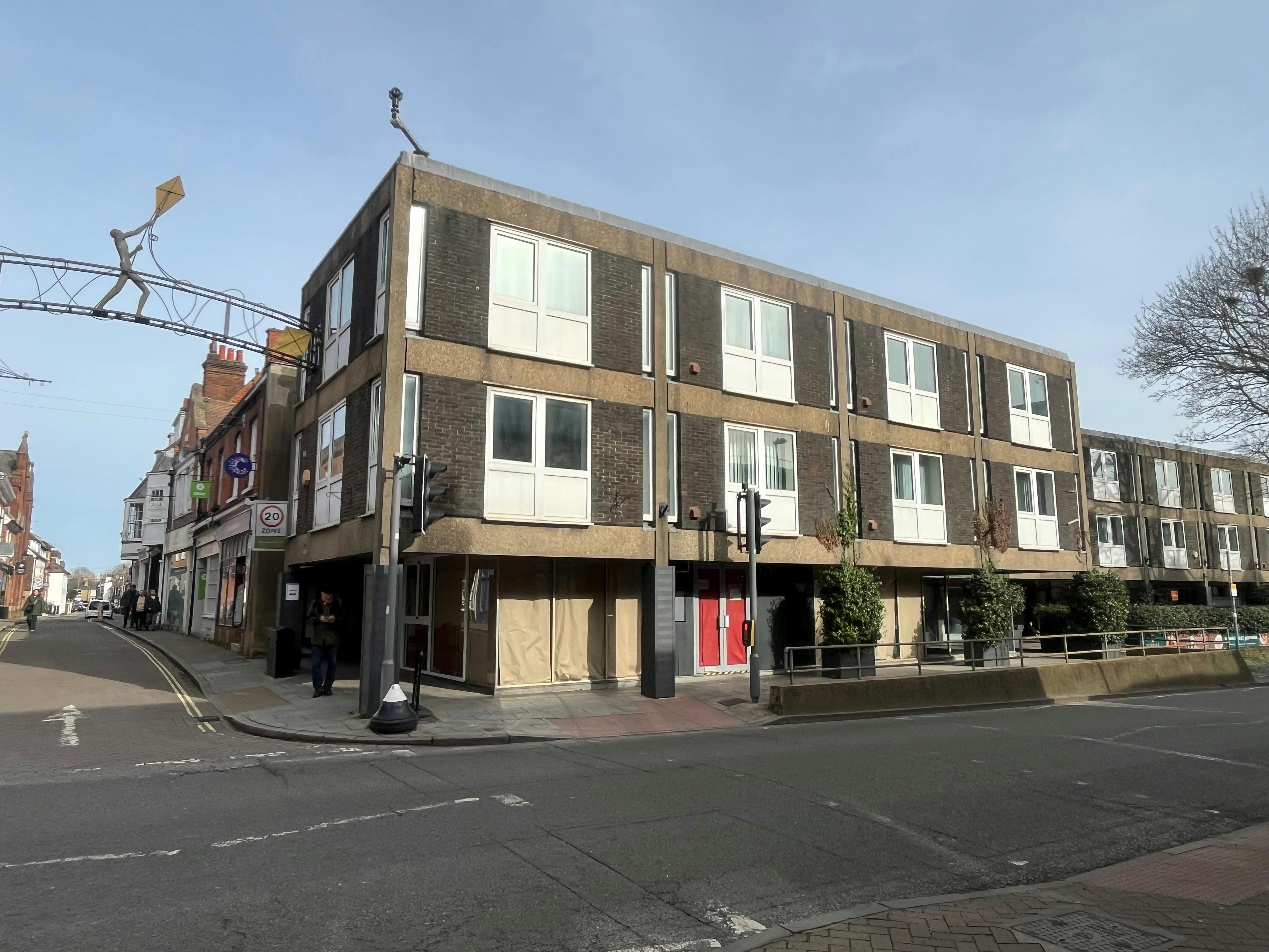 Retail/Shop in Winchester - photo 2