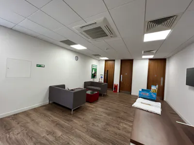 8 St Leger Drive, Newmarket, Industrial/Logistics To Let - IMG_3896.JPG
