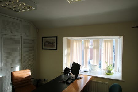 First Floor, 27d Vicarage Road, Verwood, Office To Let - IMG_9883.JPG