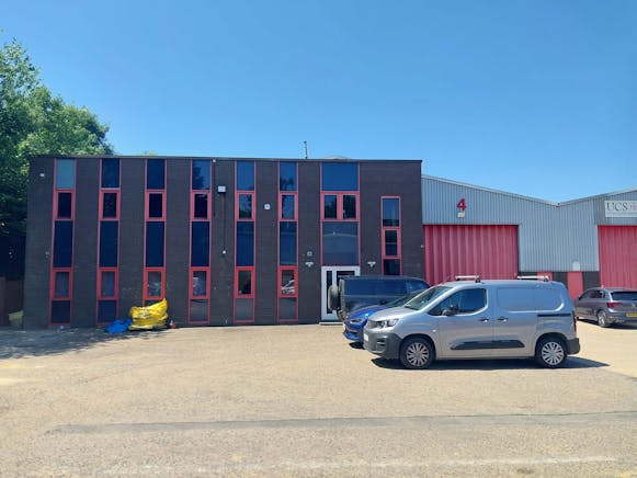 Units 3 & 4, Bracknell Business Centre, Bracknell, Industrial To Let - IMG20250618WA0004.jpg