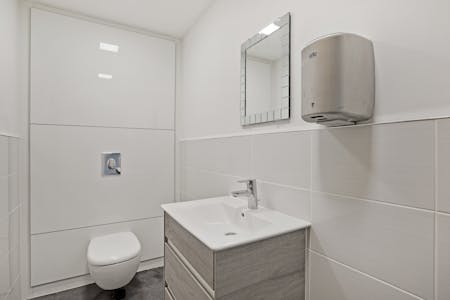 2 Queen Street, Leeds, Office For Sale - IMG_2720.jpg