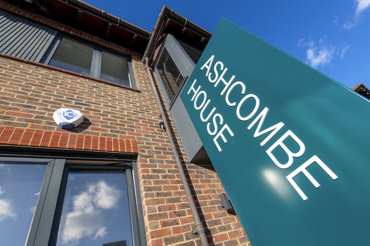 Ashcombe House, Leatherhead, Offices To Let - d2iashcombe0222002.jpg