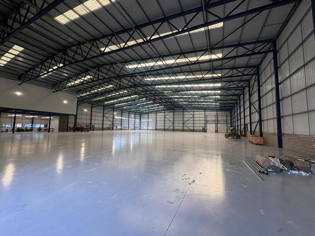 Units A & B Mead Park, Units A & B Mead Park, River Way, Harlow, Industrial To Let - internal.jpeg