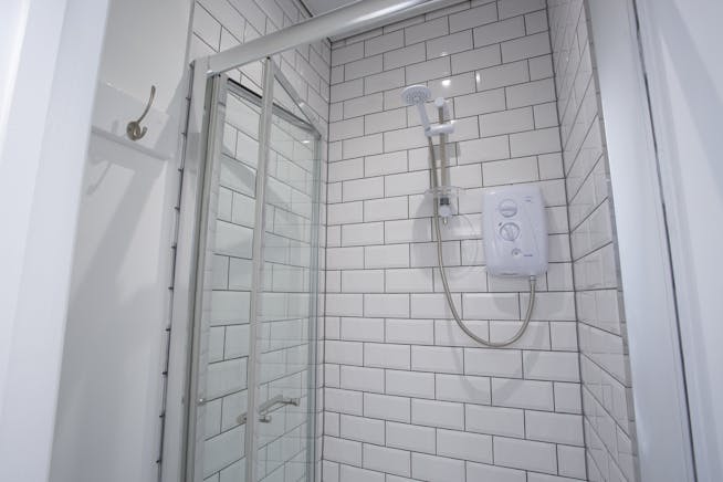 48 Corn Street, Bristol, Office To Let - 48 Corn Street shower facilities.jpg
