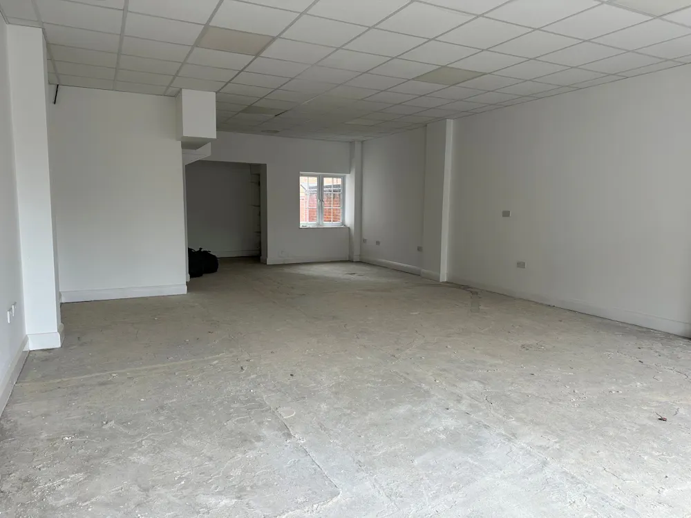 90 High Street - 90 High st Egham 2026 int.jpg