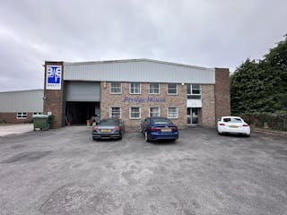 Unit 1 Bridge House, Princes Risborough, Industrial / Other To Let - IMG_7199 2.jpeg