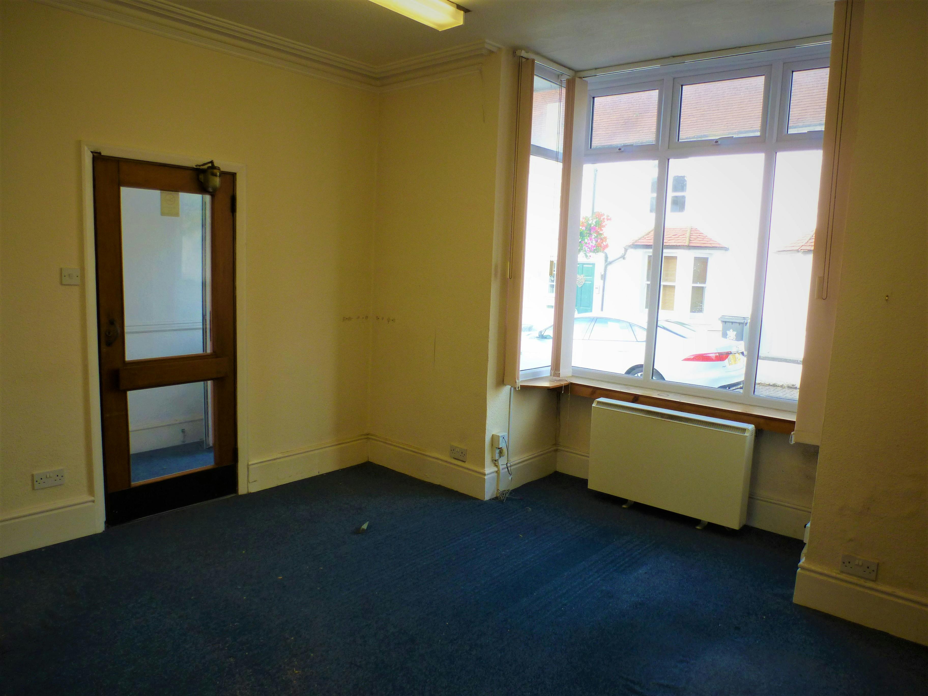 4 & 4a High Street, Burnham, Offices / Other To Let / For Sale - P1070360a.jpg