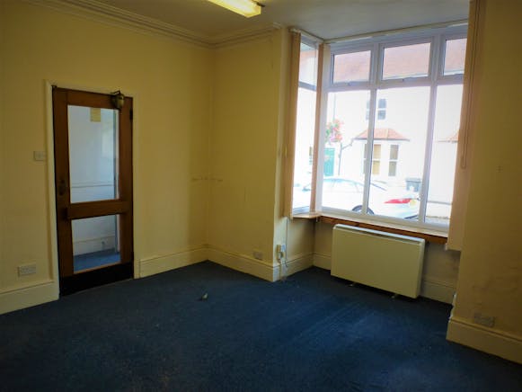 4 & 4a High Street, Burnham, Offices / Other To Let / For Sale - P1070360a.jpg