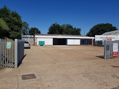 The Garage, Cowbeech, Hailsham, Industrial To Let - 20250709_104330.jpg
