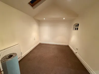 375-377 Rayleigh Road, Leigh-On-Sea, Office To Let - WhatsApp Image 2026-01-06 at 12.03.31 (5).jpeg