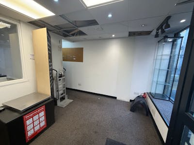 196 Rose Street, Edinburgh, Retail To Let - Image 3