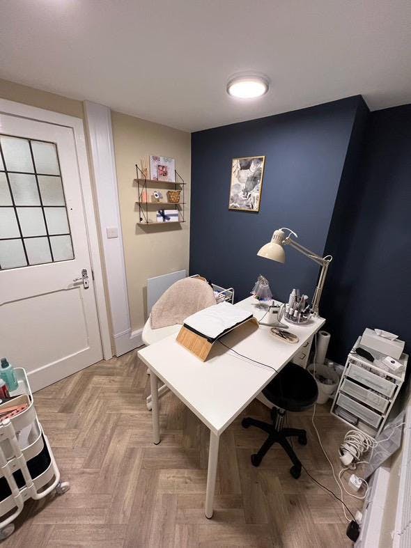 Austen House, 2 High Street, Leatherhead, Offices / Serviced Offices To Let - Room 8  Nail Room 3.jpeg