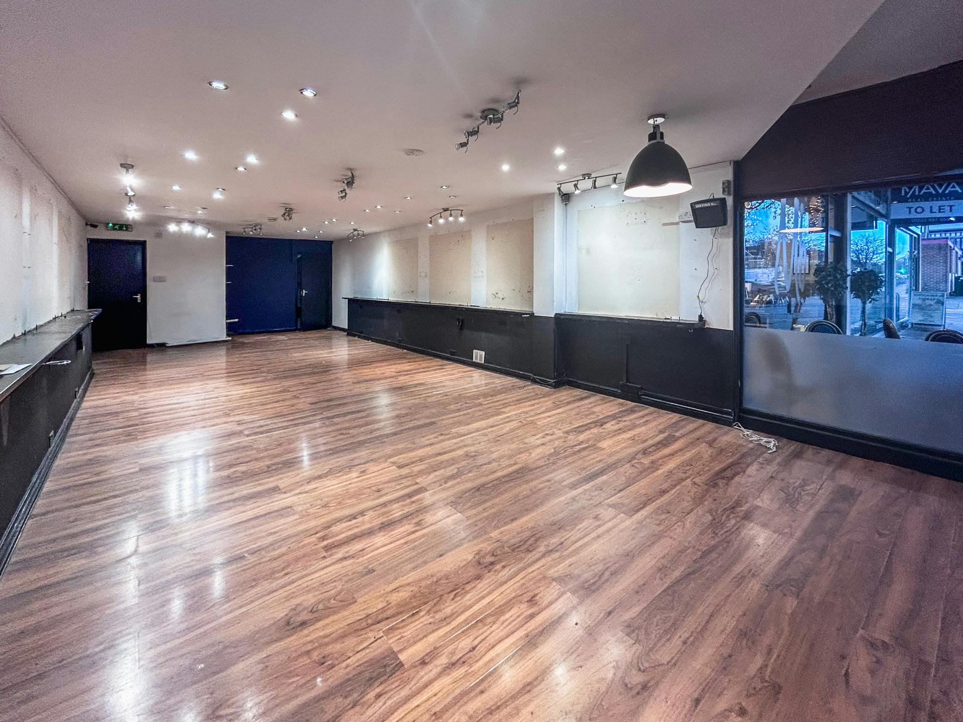 Retail/Shop in Broadstone - photo 4