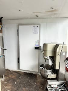 Unit 12, 8 Kew Bridge Road, Brentford, Restaurant To Let - IMG_2549.JPEG