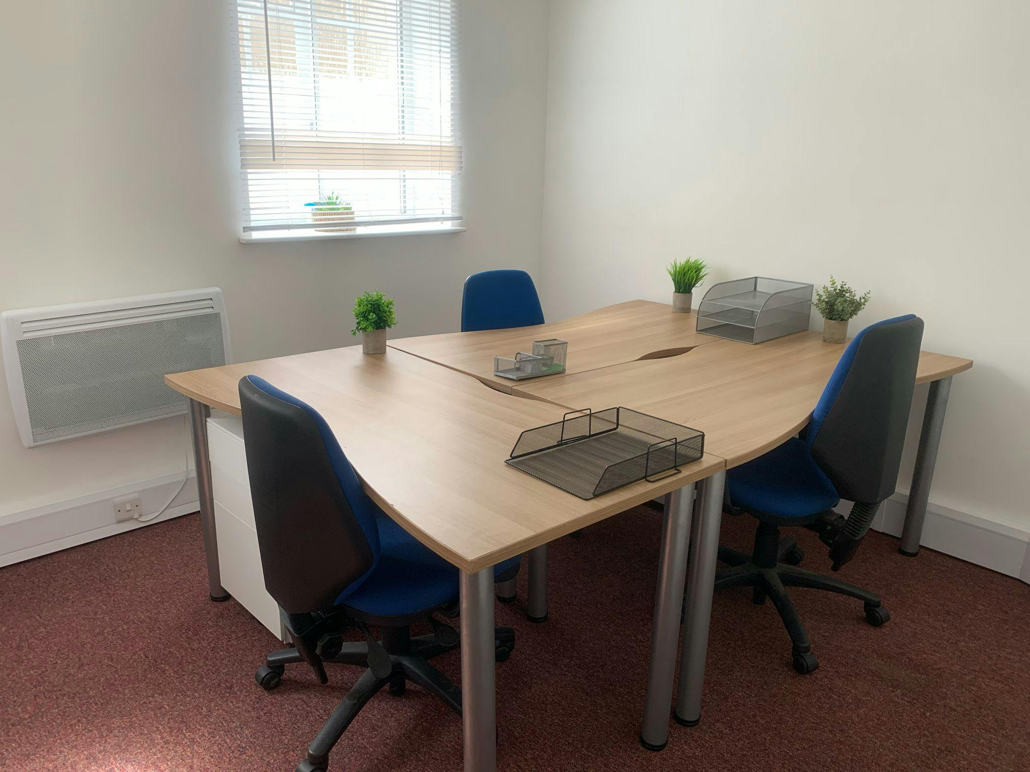 Austen House, 2 High Street, Leatherhead, Offices / Serviced Offices To Let - 5 desk office Room 6.jpeg