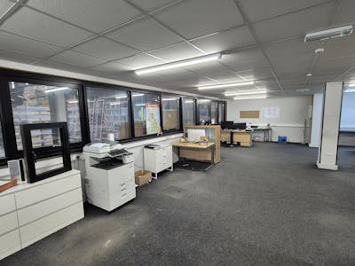 Unit 5, Manchester, Industrial/Logistics To Let - 20260216_111657.jpg