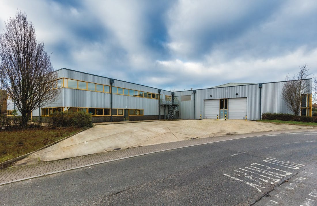 Unit 17 Greenbridge Retail Park, Garrard Way, Swindon, Industrial To Let / For Sale - pic13.jpg