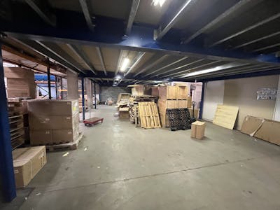 The Warehouse, Aylesbury, Industrial To Let - 20250617_130457778_iOS.jpg