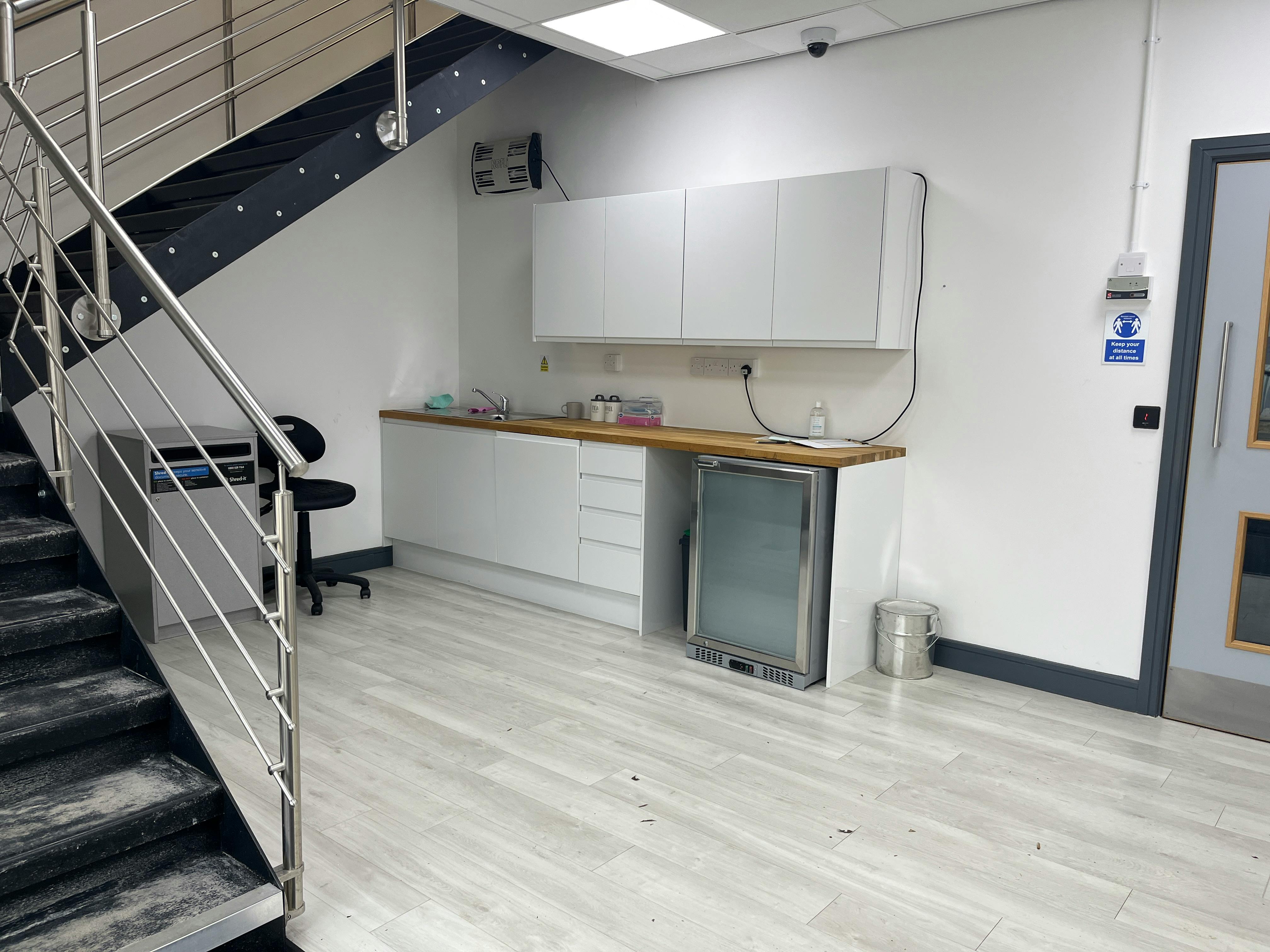 Modern Warehouse, Unit 5 Century Court, Aylesbury, Industrial To Let - IMG_1104.JPG