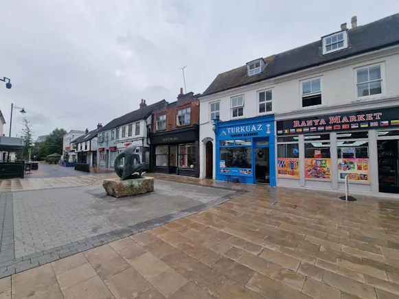 18 London Street, Basingstoke, Retail To Let / For Sale - 20260904_092328.jpg