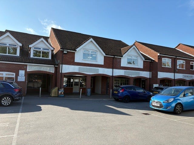Units 5, 6 & 7 Oakmede Place, Binfield, Retail To Let - Oakmede Retail Units External.jpg