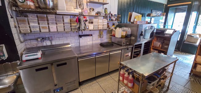 Black Pine Bagel Co, 30 Hillfoot Street, Glasgow, Retail To Let - Hillfoot 3.jpg