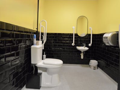 Ground Floor and Basement, 134 Shoreditch High Street, London, Leisure / Retail / Showroom To Let - 20251208_145058588_iOS.jpg