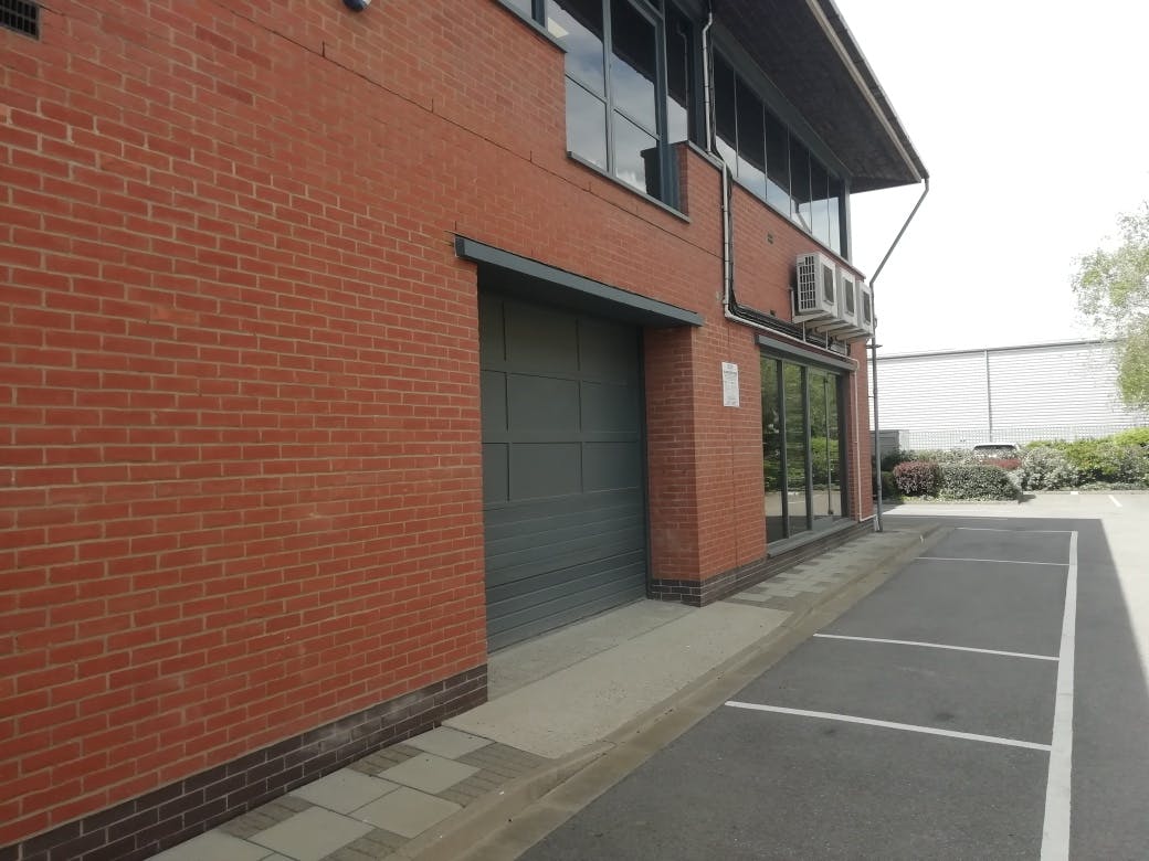 Ground Floor, Unit 2 E-Centre, Bracknell, Industrial To Let - IMG_20210511_133000_resized_20210511_013442376.jpg