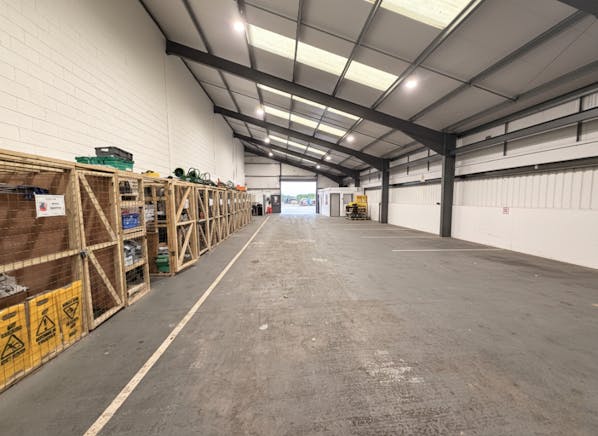 9E Farnham Trading Estate, Farnham, Industrial / Warehouse To Let - IMG_0569.jpg