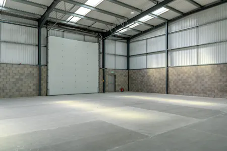Unit 16, Central Trading Estate, Mosley Road, Trafford Park, Industrial To Let - 8698361-interior29-800.jpg