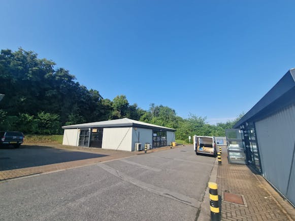 Unit 4 Hassocks Wood Business Centre, Basingstoke, Industrial To Let - 93bffe821b184d45bad050e6b55b2e57.JPG