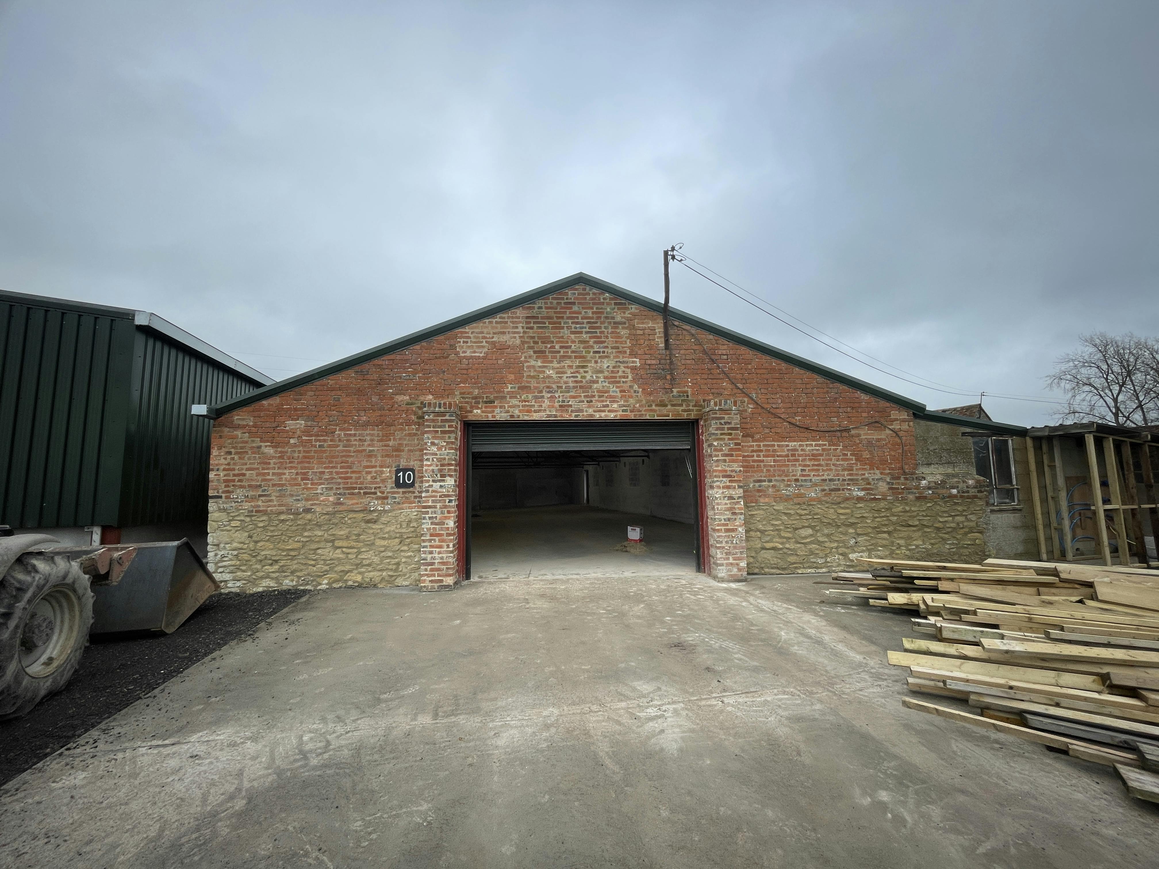 Unit 10 Harlesford Farm, Tetsworth, Industrial To Let - IMG_5368.JPG