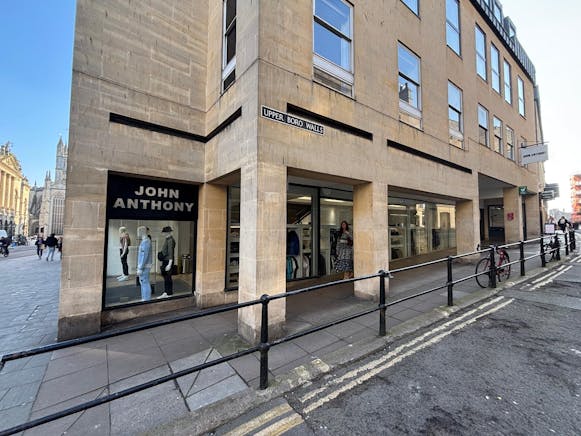 28 High Street, Bath, Retail To Let - IQYB6109.JPG