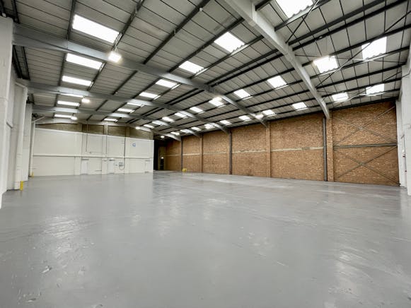 Unit 1 Stadium Industrial Estate, Luton, Industrial To Let - IMG_4848.JPG