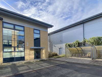 3 Queen's Square, Ascot, Office To Let / For Sale - IMG_0637.jpg