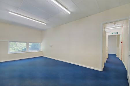 Unit 11 Headlands Trading Estate, Swindon, Industrial To Let - 8565827interior12800.JPG