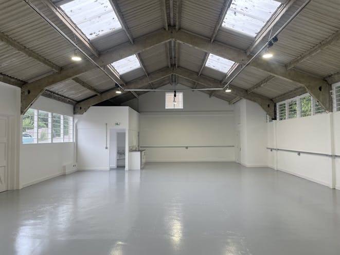 Unit 2, Dorking, Warehouse & Industrial To Let - IMG_5422.jpg