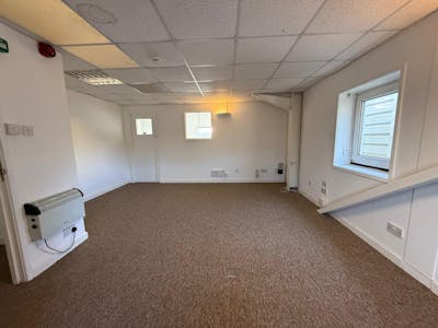 Unit 8 Park Gate Business Centre, Southampton, Industrial / Warehouse To Let - WhatsApp Image 2026-01-16 at 14.17.19 (5).jpeg