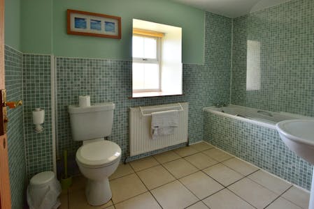 Millhouse Hostel and Farmhouse, Cornaigmore, Isle of Tiree, Hotel/guest house For Sale - Image 9