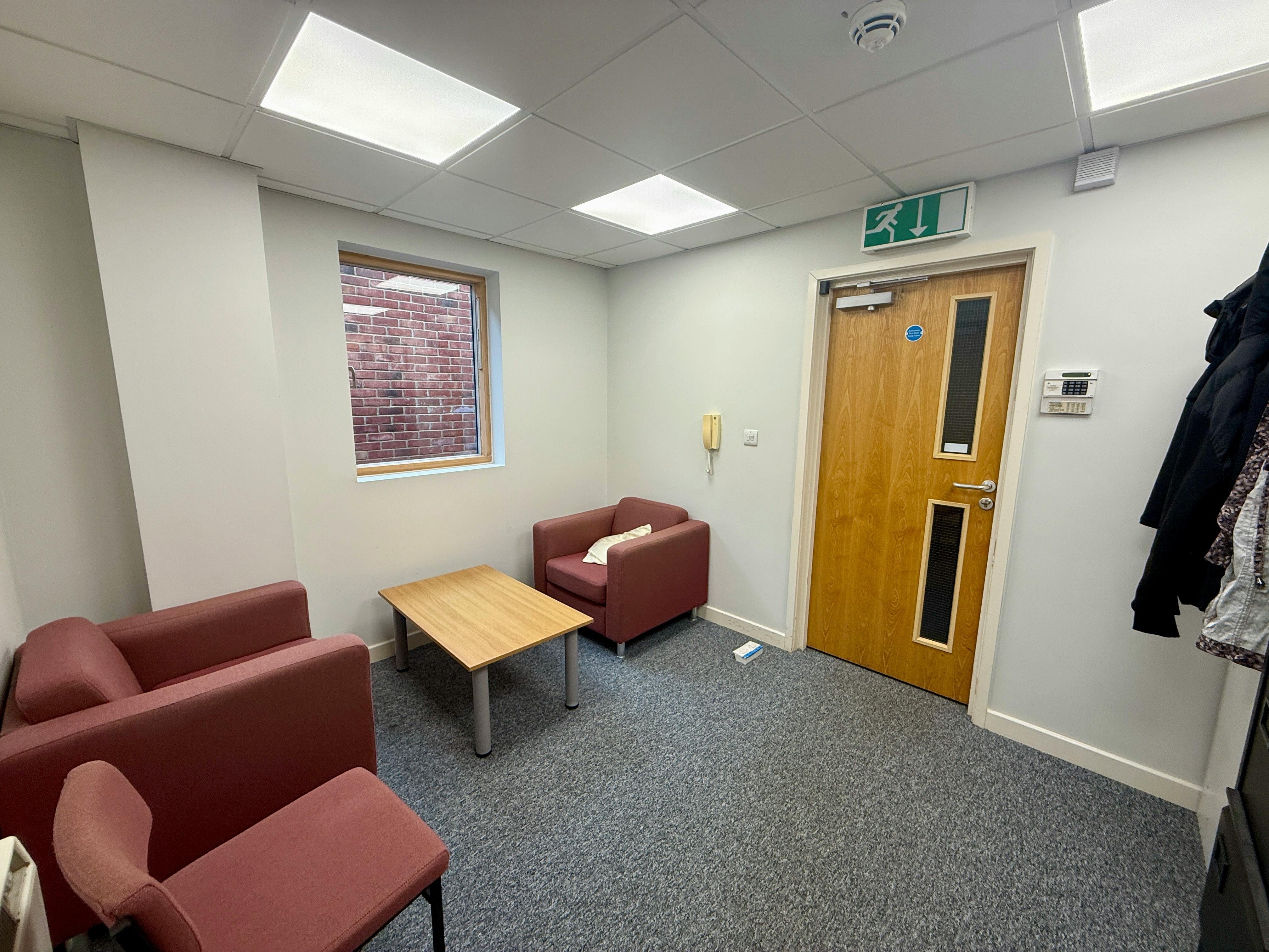 Office in Broadstone - photo 3